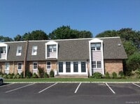Building Photo - 10 Mainsail Dr
