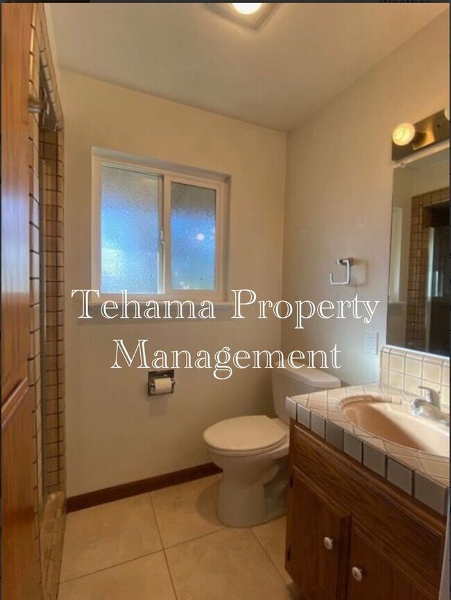 Building Photo - Beautiful 2 Bedroom/2 Bathroom Home with a Great Room, Fireplace and access to shared swimming pool