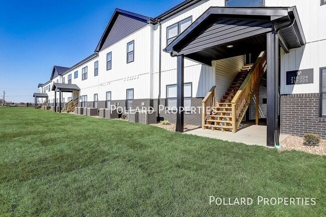 Building Photo - 822 Parkview Dr