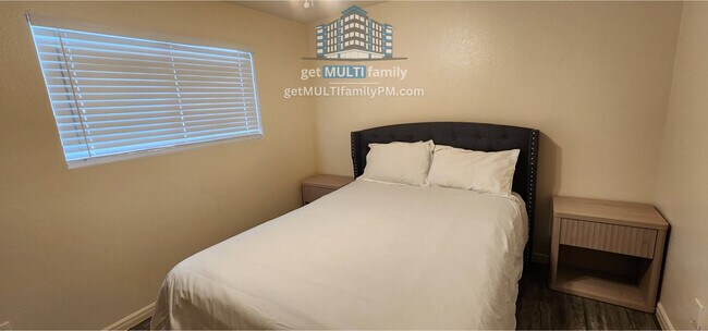 Building Photo - 515 W Pebble Beach Dr