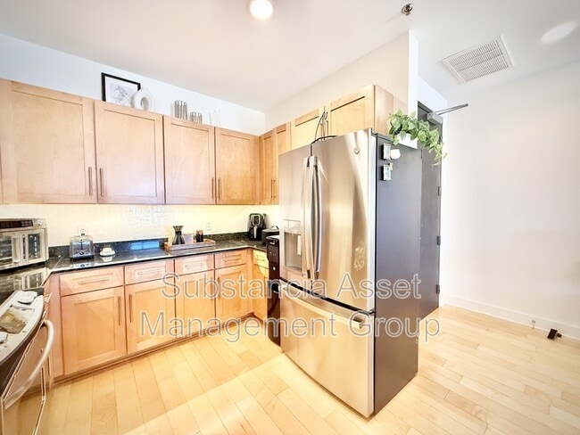 Building Photo - 444 N Central Ave