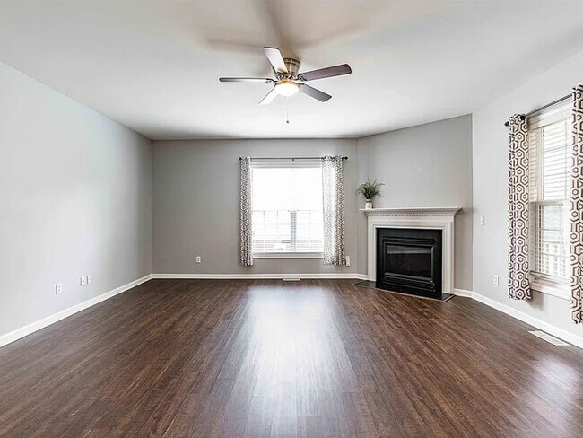 Building Photo - Stunning 4BD, 2.5BA Raleigh Home in the Prestigious Eagle Ridge Golf Community with Premier Ameni...