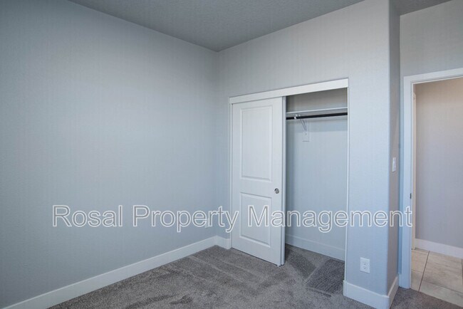 Building Photo - 933 Northern Blvd NE