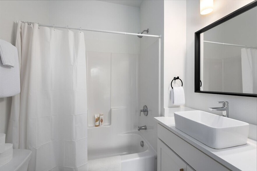 Building Photo - 5205 SE Boise St