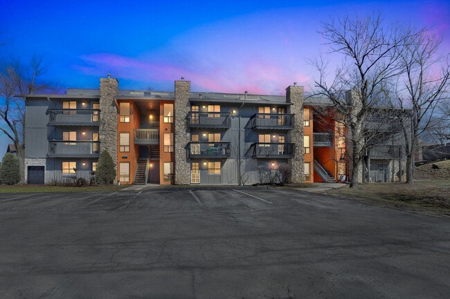 Building Photo - 7601 Hillcrest Rd