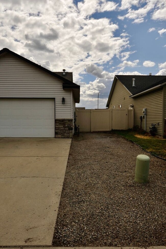 Building Photo - 3 bed 2 bath Rancher near Post Falls High School