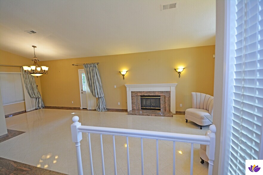 Building Photo - 23935 Ingomar St