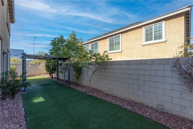 Building Photo - 1362 Bear Brook Ave