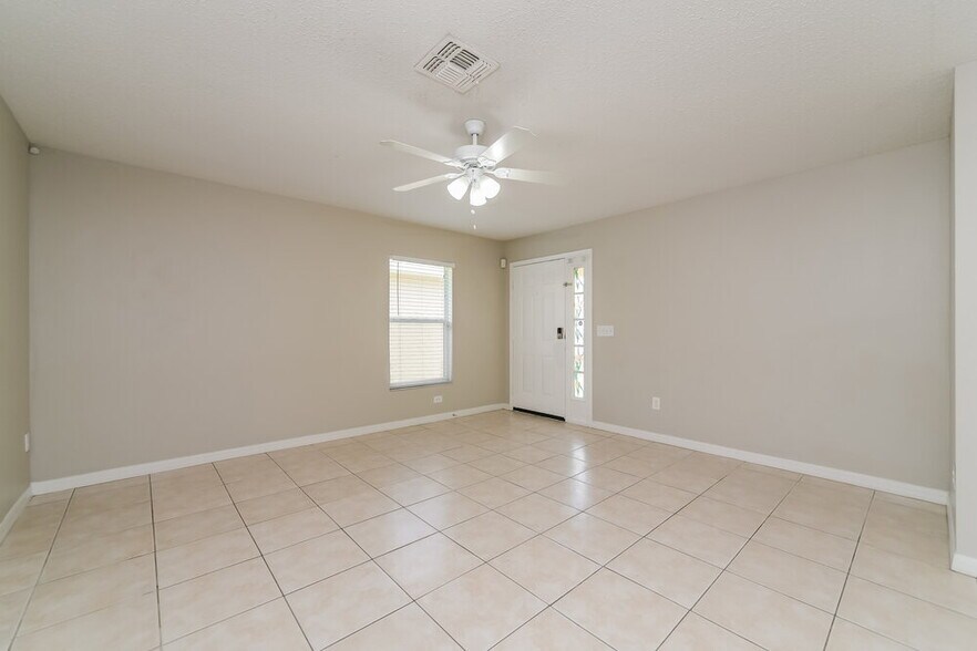 Building Photo - 213 Owenshire Cir