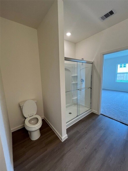Building Photo - 5903 Grantgrala Dr