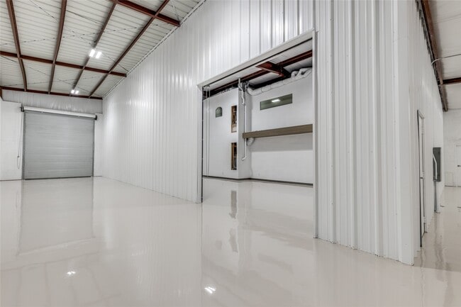 Building Photo - 21711 Barcarole Dr
