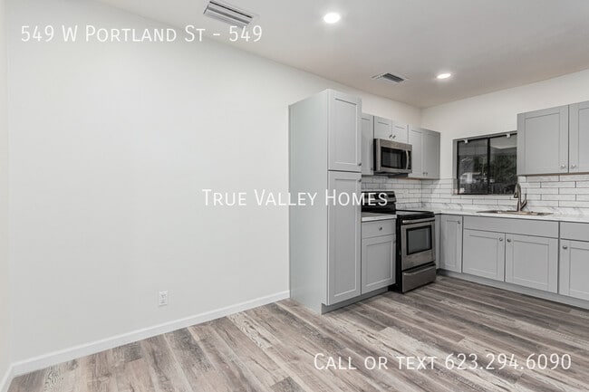 Building Photo - 549 W Portland St