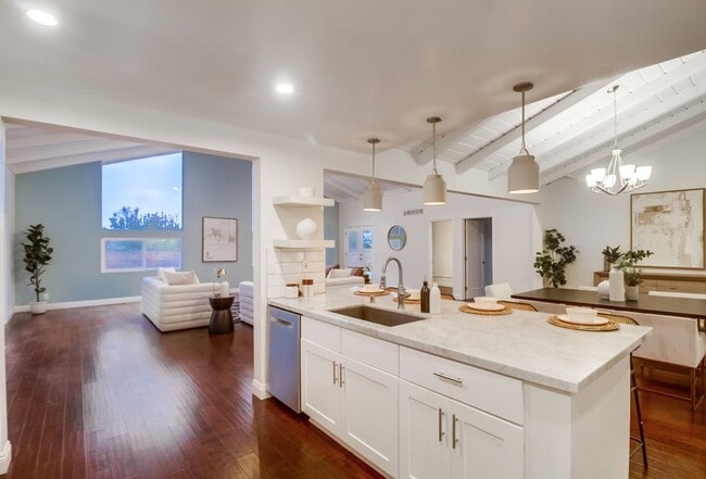 Building Photo - Beautiful house in heart of Point Loma