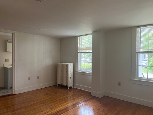 Building Photo - 14 Myrica Ave
