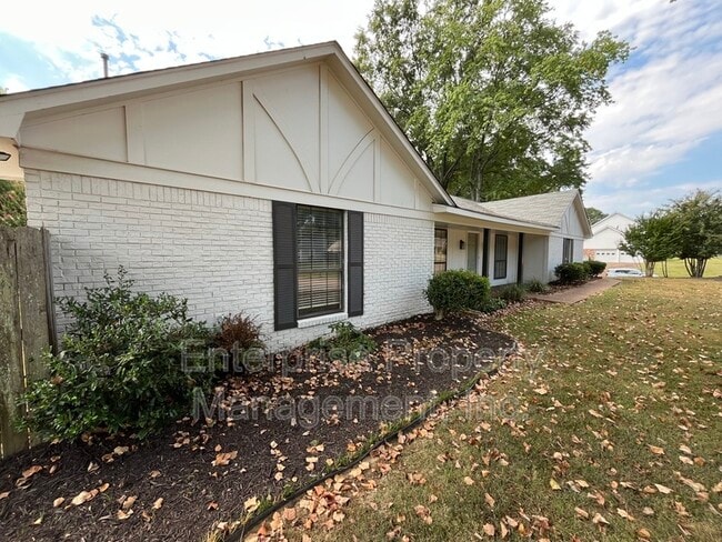 Building Photo - 1764 Chertsy Dr