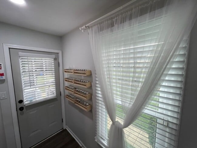 Building Photo - 4804 Hoyle Dr