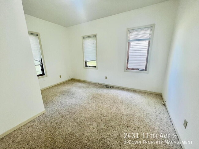 Building Photo - 2431 11th Ave S