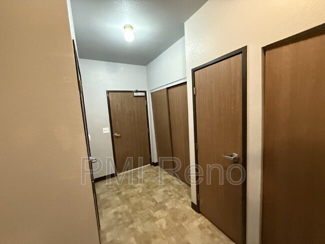 Building Photo - 1600 I St