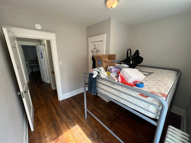 Building Photo - Spacious 4-Bedroom Home
