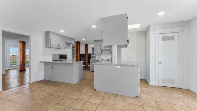 Building Photo - 5748 N Graham Rd