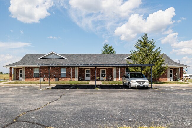 Building Photo - White Pine Estates
