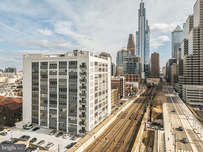 Building Photo - 2200 Arch St