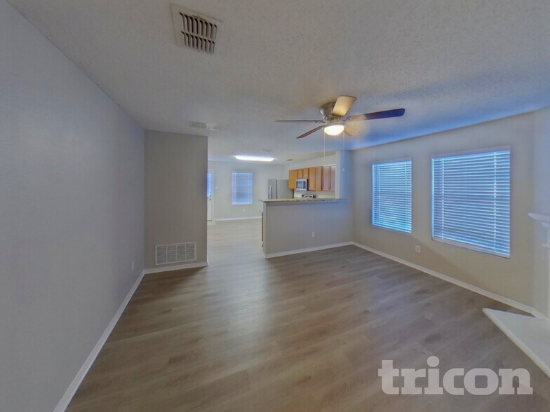 Building Photo - 104 Scarlet View