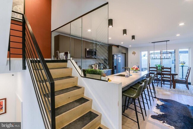 Building Photo - 1705 Annin St