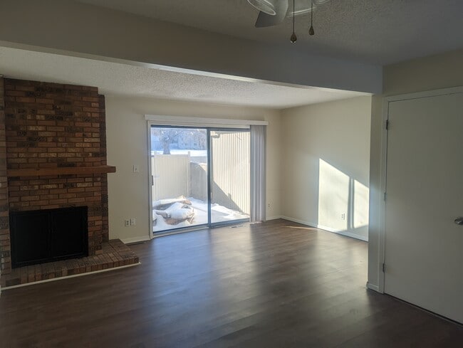 Building Photo - 2104 Melrose Dr