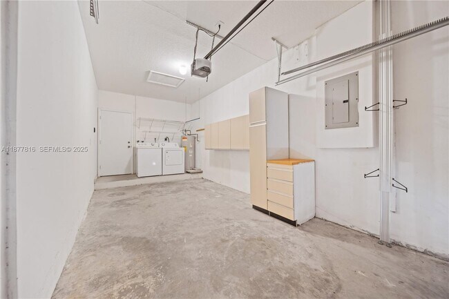 Building Photo - 12543 SW 119th Pl