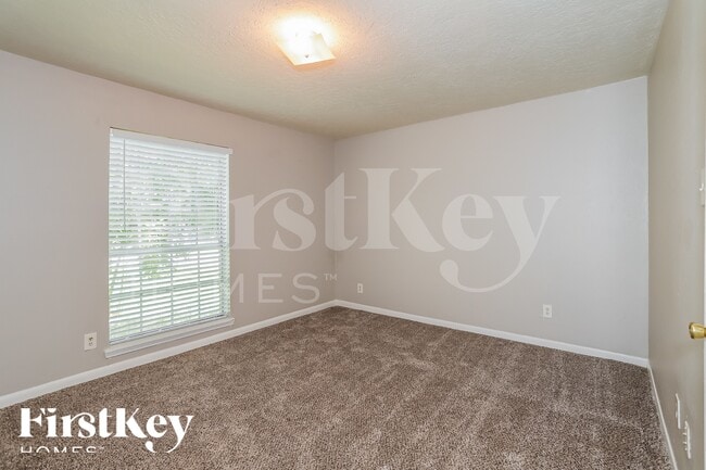 Building Photo - 13285 Lake Breeze Ln