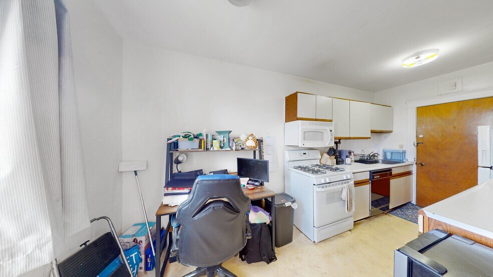 Building Photo - 15 Governors Ave