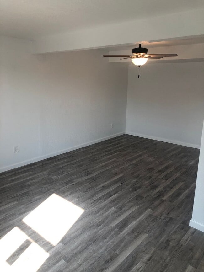 Building Photo - Available June 15th!!