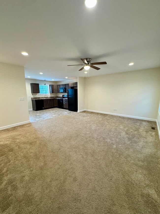 Building Photo - Duplex for Rent in Woodstock