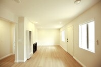 Building Photo - 833 Orange Grove Ave