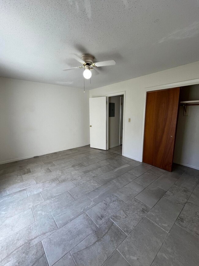 Building Photo - 165 Scottwood Dr SE