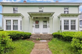 Building Photo - 10 Cottage St