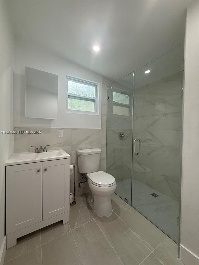 Building Photo - 6765 SW 34th St