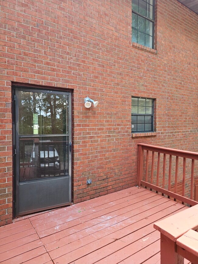 Building Photo - 490 S Jeff Davis Dr