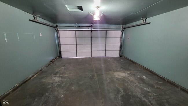 Building Photo - 1877 E Werges Ave