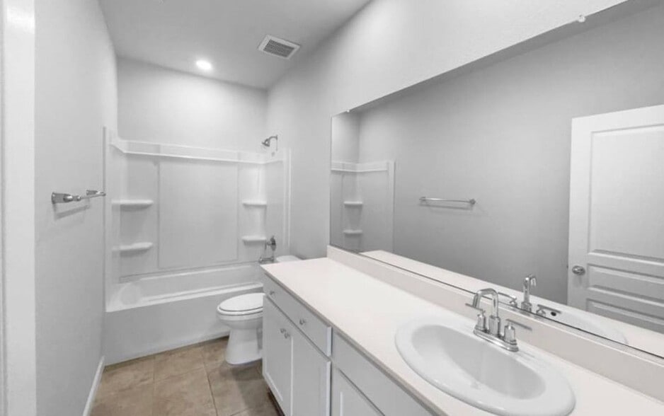 Building Photo - 8416 Tapies Way