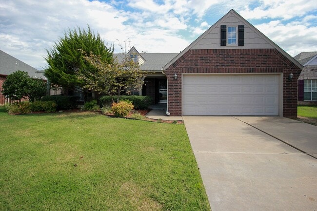 Building Photo - Darling Home In Jenks Schools!