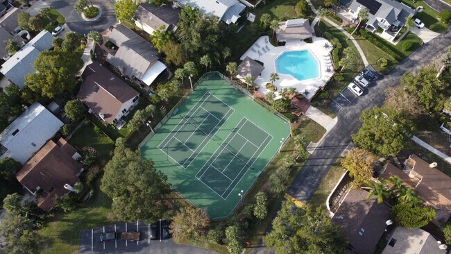 Building Photo - 621 Landings Pl