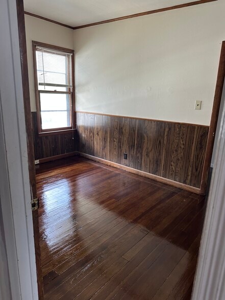 Building Photo - 14 5th St