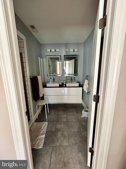 Building Photo - 202 Cobblestone Dr