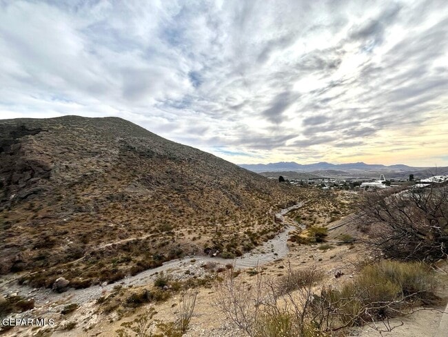 Building Photo - 4800 N Stanton St