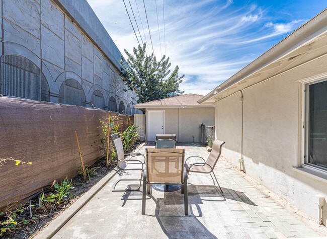 Building Photo - 6348 Neva Pl