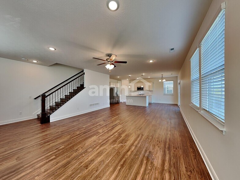 Building Photo - 1078 Castor Dr