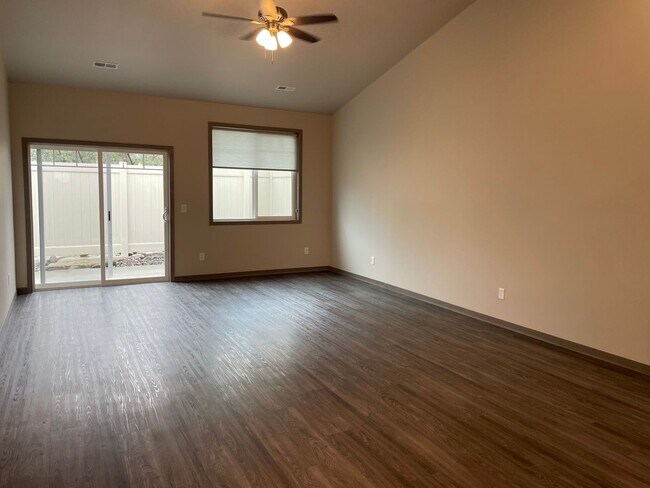 Building Photo - 6322/6324 Absaloka Ln