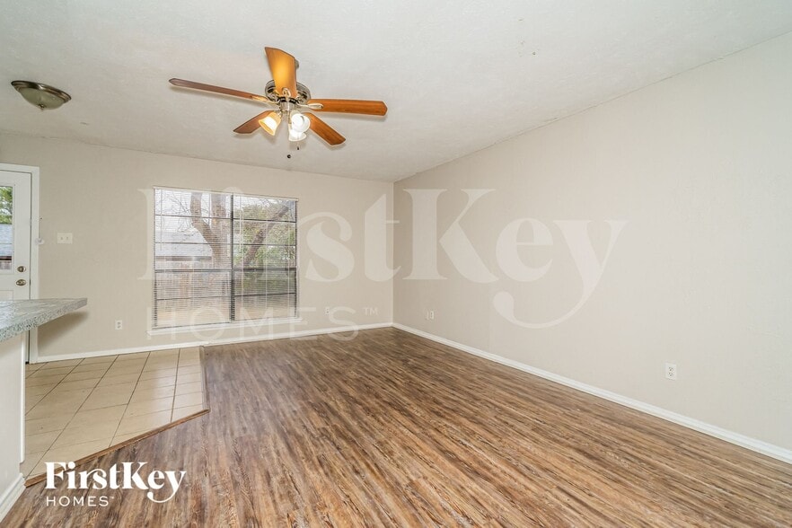 Building Photo - 6403 Redwood Ln